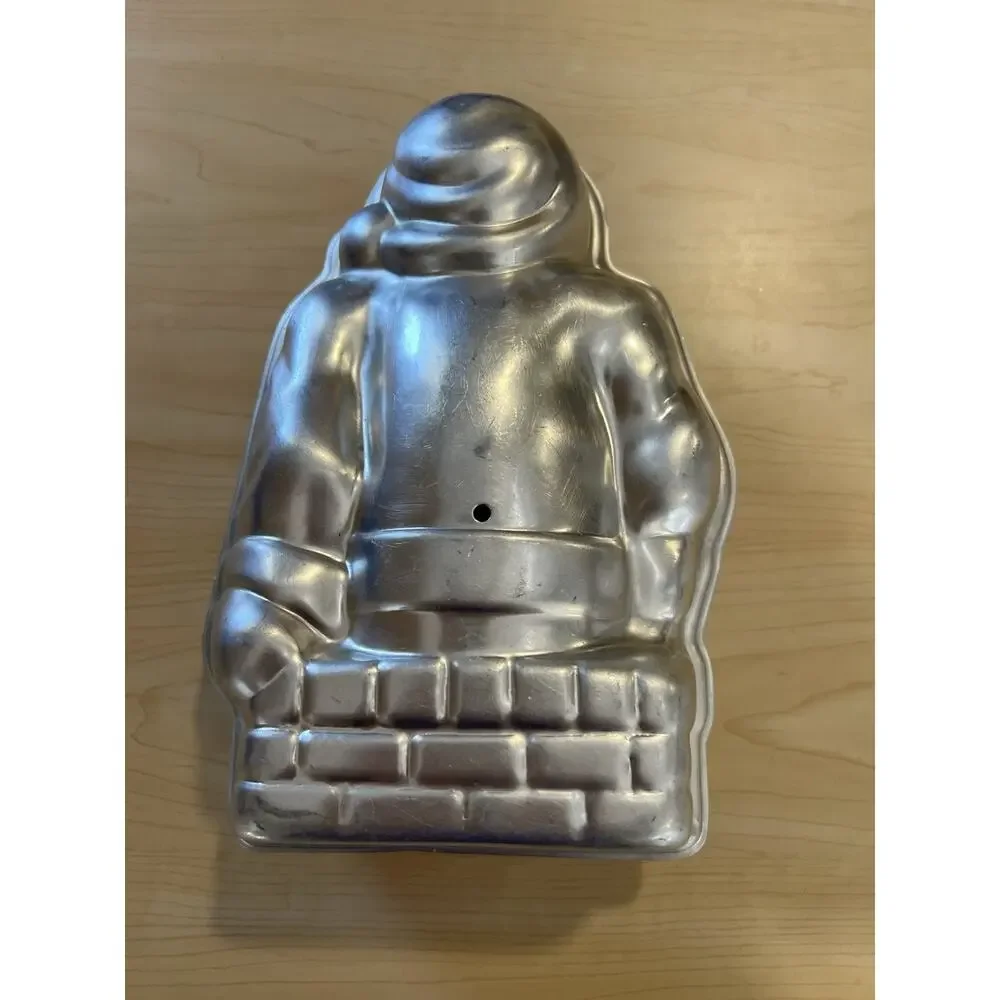 Vintage Santa Claus in Chimney 3D Cake Pan Mold Aluminum